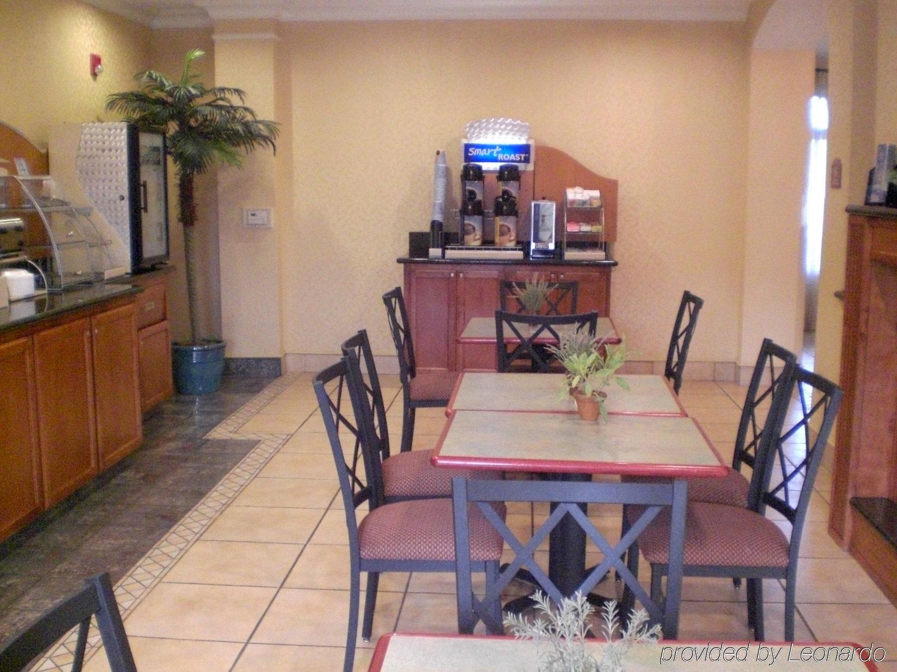 Holiday Inn Express Windsor Sonoma Wine Country By Ihg Ресторан фото