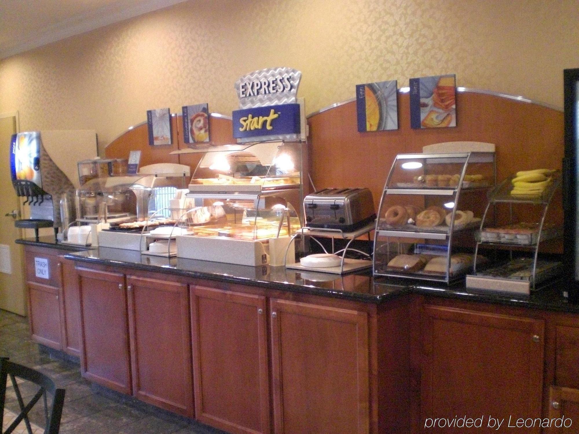 Holiday Inn Express Windsor Sonoma Wine Country By Ihg Ресторан фото